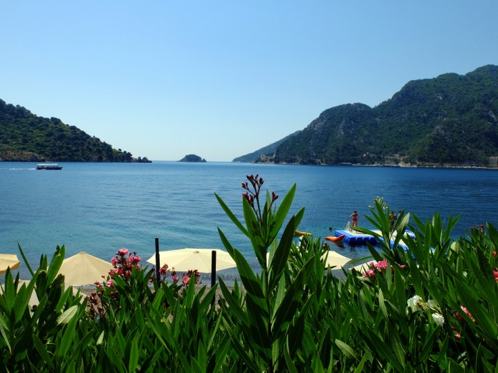 İçmelerden karşıya bakış