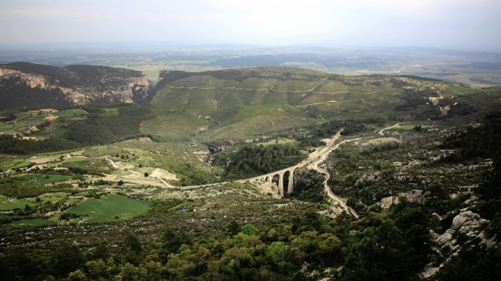 Tepeden Varda Köprüsü